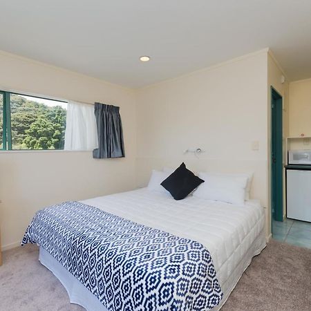 Te Tiriti Motel Paihia Bagian luar foto