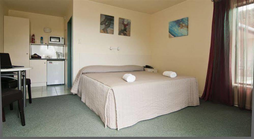 Te Tiriti Motel Paihia Bagian luar foto