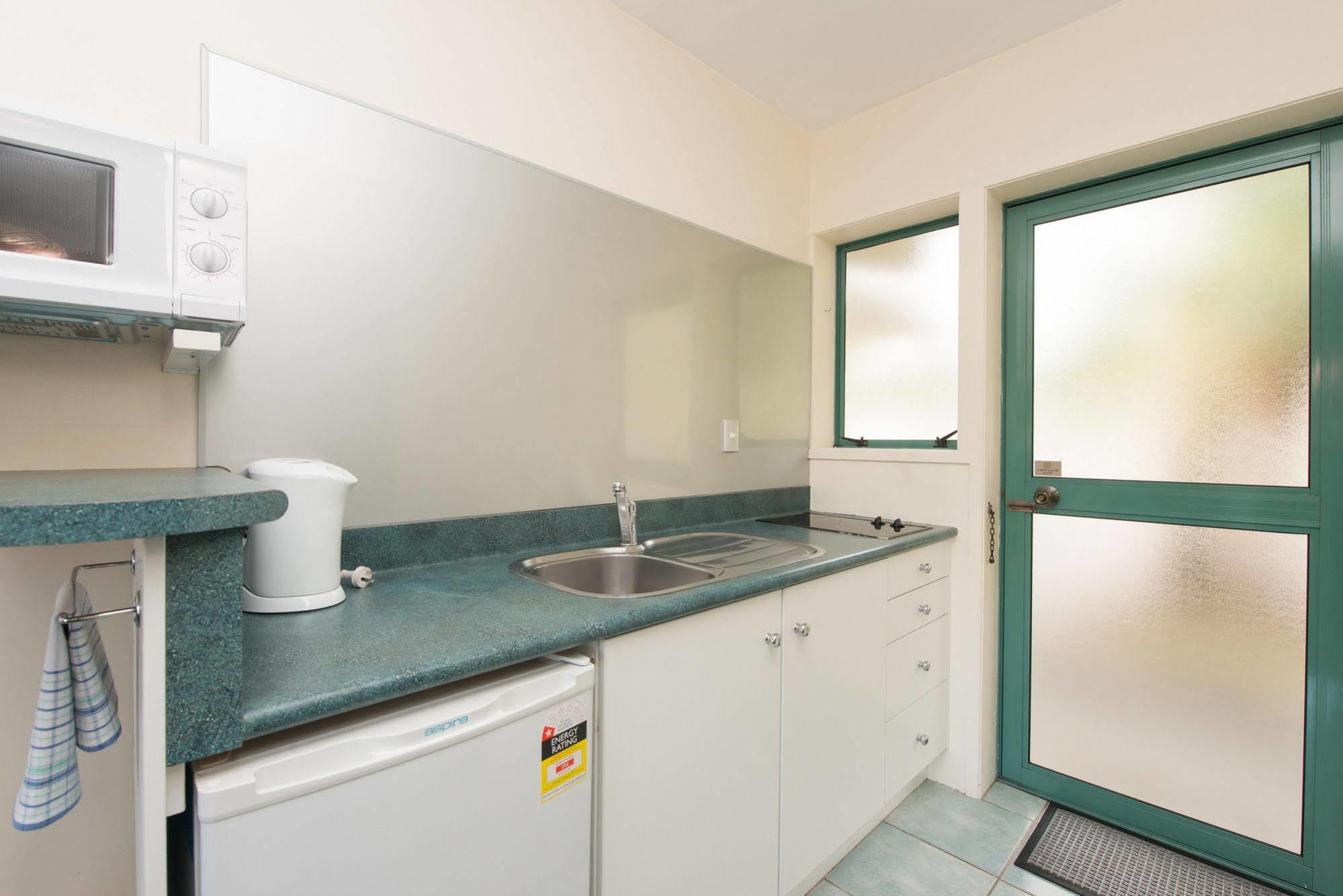 Te Tiriti Motel Paihia Bagian luar foto